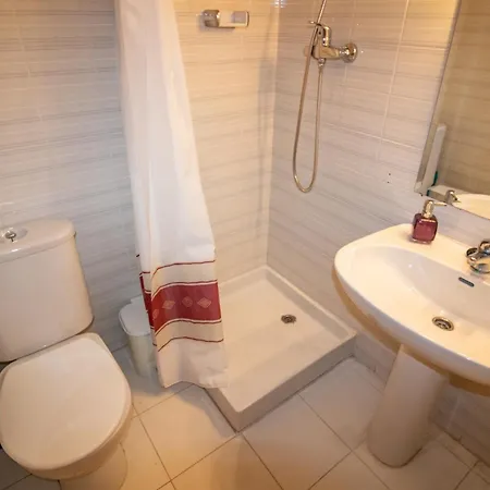 De 3 Y Piscina Fuentes