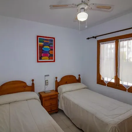 De 3 Y Piscina Fuentes Апартаменты
